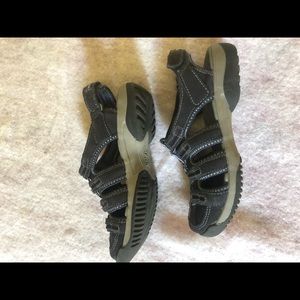 Women’s CLARKS SANDALS SIZE 5